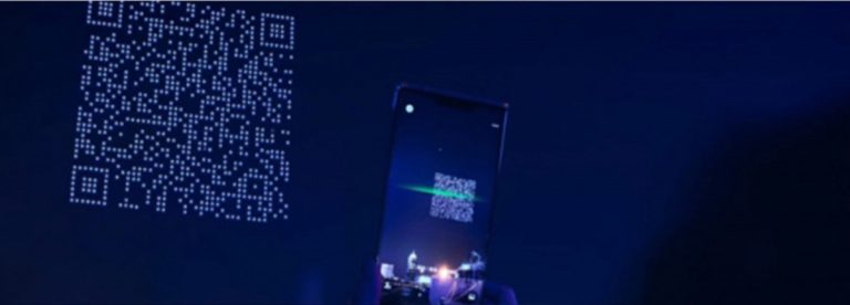 Kiinassa mobiilipeliyhtiö Cygamesin 1500 led-valoilla varusteltua dronea muodosti taivaalle peliyhtiöiden hahmoja vaikuttavina kuvioina. Lopuksi taivaalle muodostui jättimäinen QR-koodi, jota kuvaamalla avautui Cygamesin sisältöä.